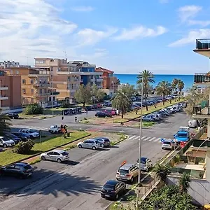 https://appartamento-federica-lido-di-ostia.it-romehotels.com